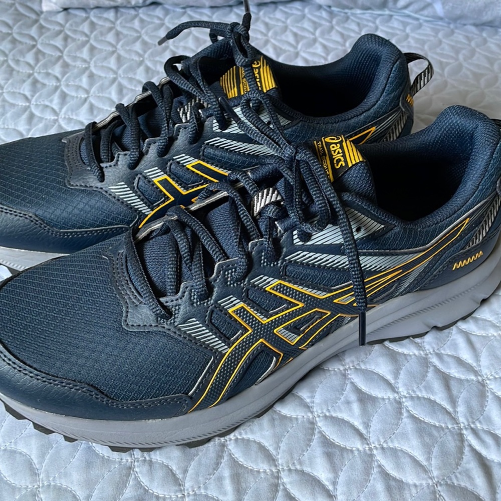 ASICS trail scout 2